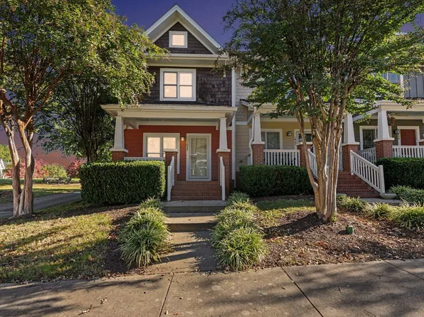 1025 Mica Lamp Ct, Apex, NC 27502