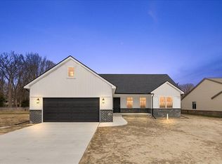 27121 Lanse Creuse St, Harrison Township, MI 48045