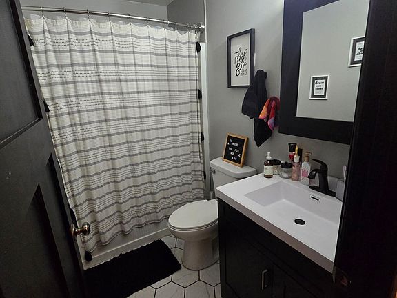 4th image of 1502 Neil Ave