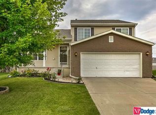 16117 Greenleaf St, Omaha, NE 68136