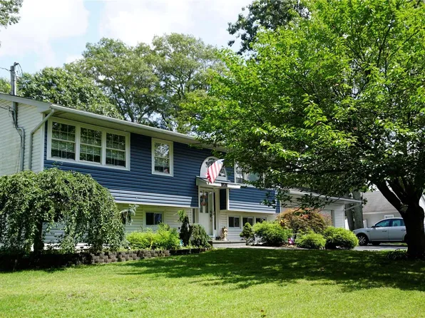 77 Orienta Avenue, Lake Grove, NY 11755