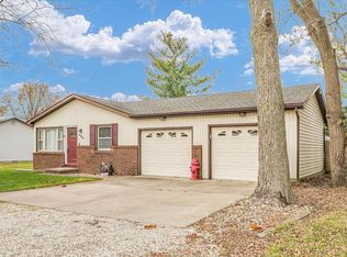 406 E Douglas St, Saint Joseph, IL