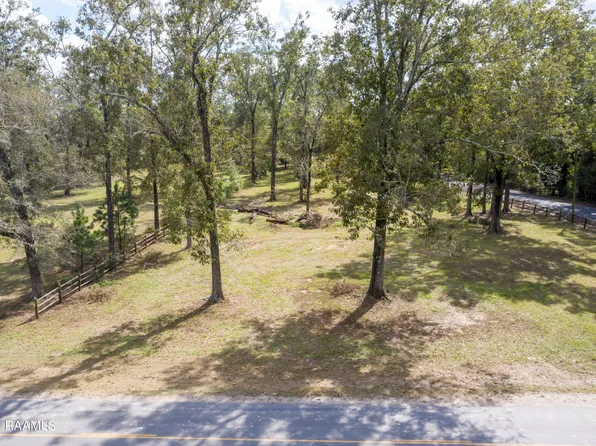 63 McVeigh Rd #A, Arnaudville, LA 70512