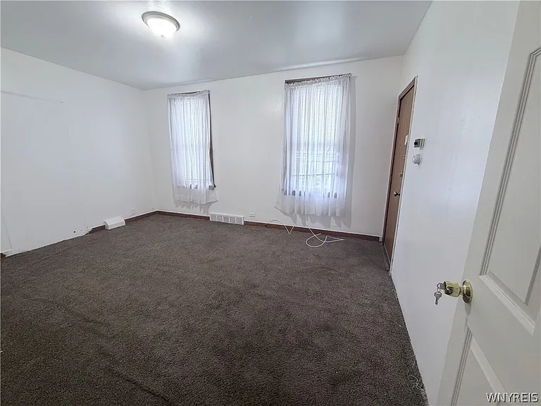901 S Park Ave #LOWER — Photo 34