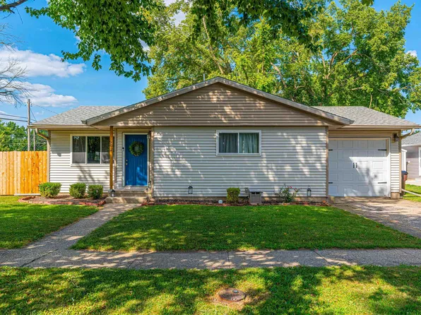 902 Decatur St, Lincoln, IL 62656