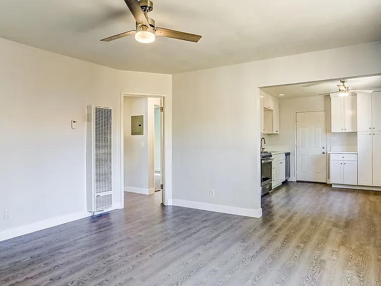 Modern & Beautiful! 2-Bedroom, 1-Bathroom Apartment with Private Patio in Escondido — Photo 11
