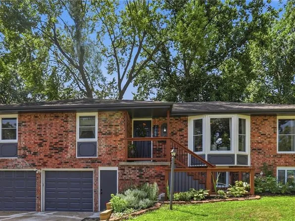 7705 E 127th St, Grandview, MO 64030
