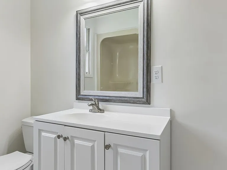 1001 Lakeside Dr — Photo 33