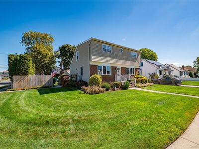 31 Garden Boulevard, Hicksville, NY, 11801