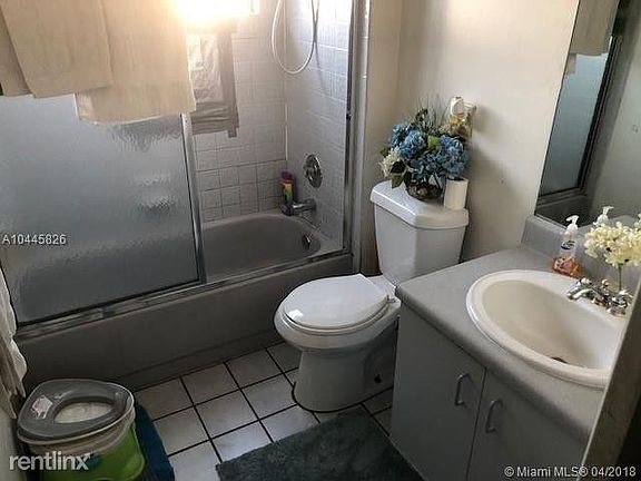 3rd image of 741 Holly St
