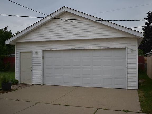 2nd image of 25 Thrush St