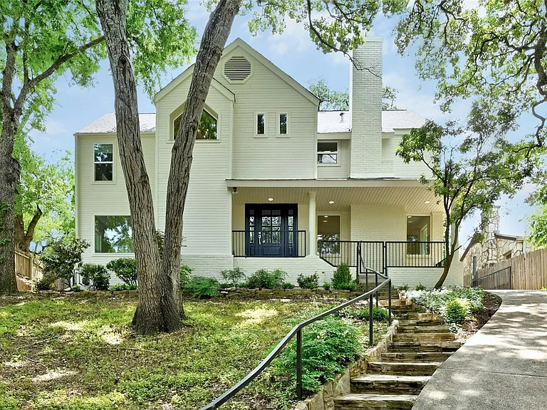 1305 Kenwood Ave — Photo 2
