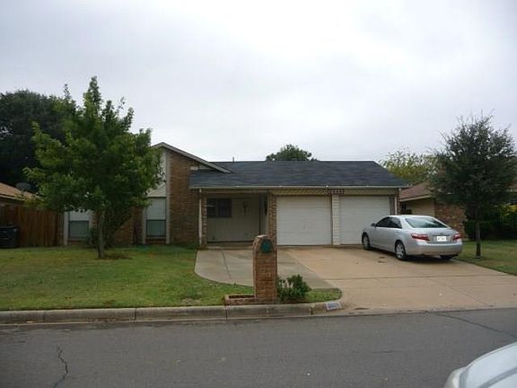 2nd image of 3009 S Meadow Dr