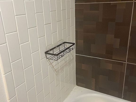 5th image of 701 Shadow Ln APT 401