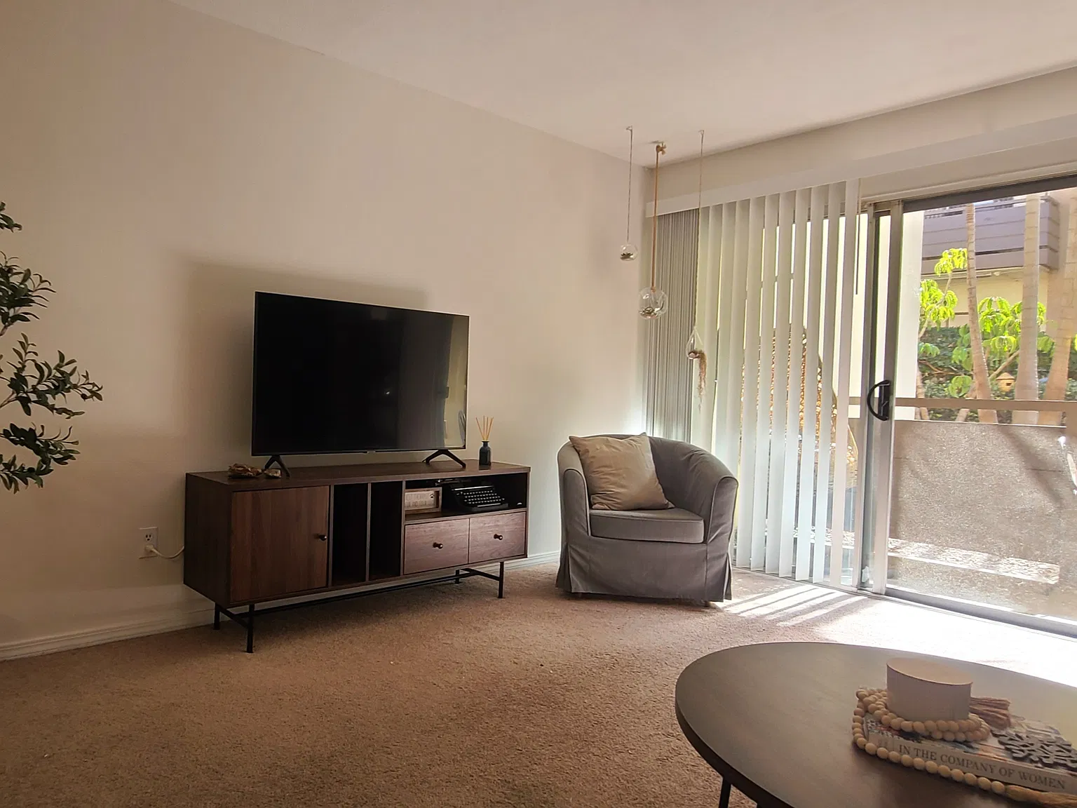 1611 Hotel Cir S — Photo 3