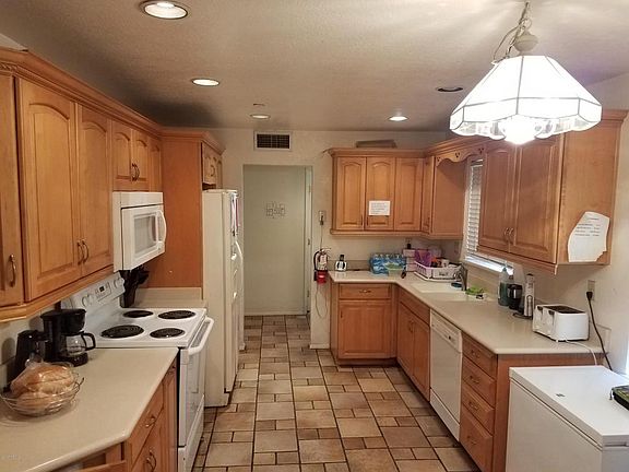 2nd image of 1070 W Schafer Dr