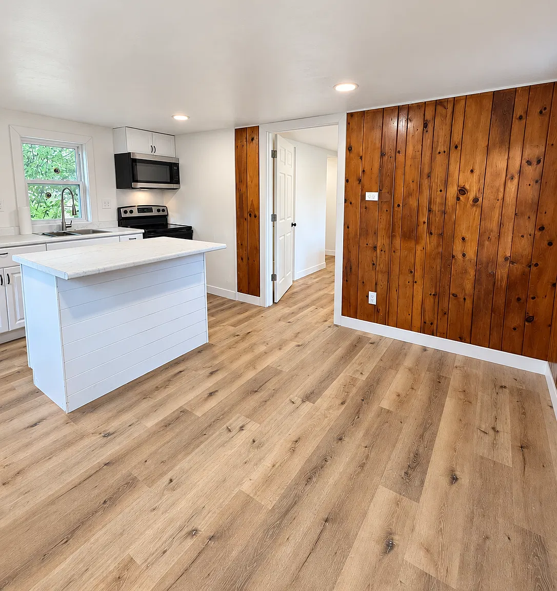 1 bed, 384 sqft, $1,000 — Photo 3