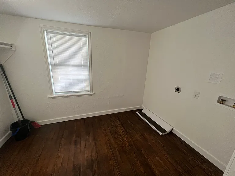 361 College Dr — Photo 13