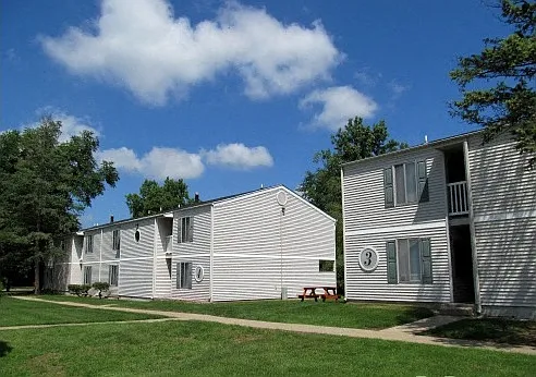 400 Fuller Apartments — Photo 10