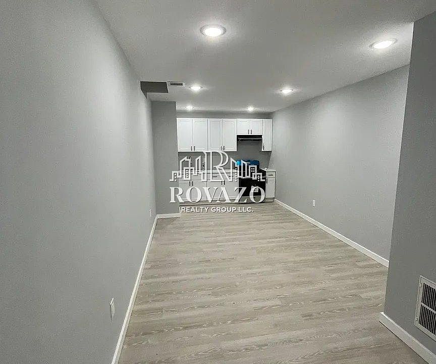 2nd image of 252 Lehigh Ave APT 5