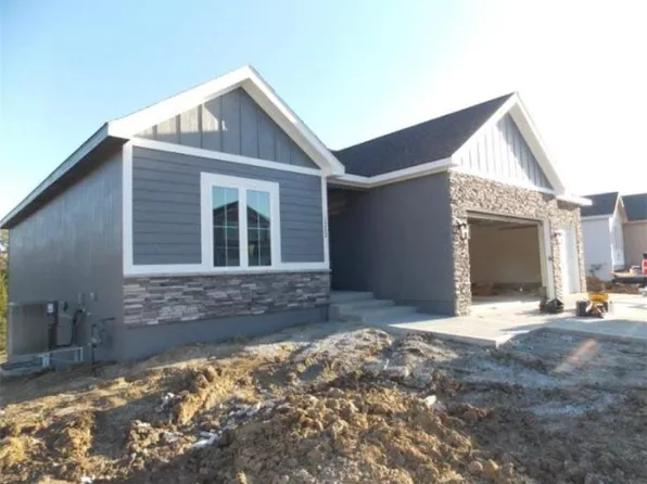 1202 NW 5th St, Oak Grove, MO 64075