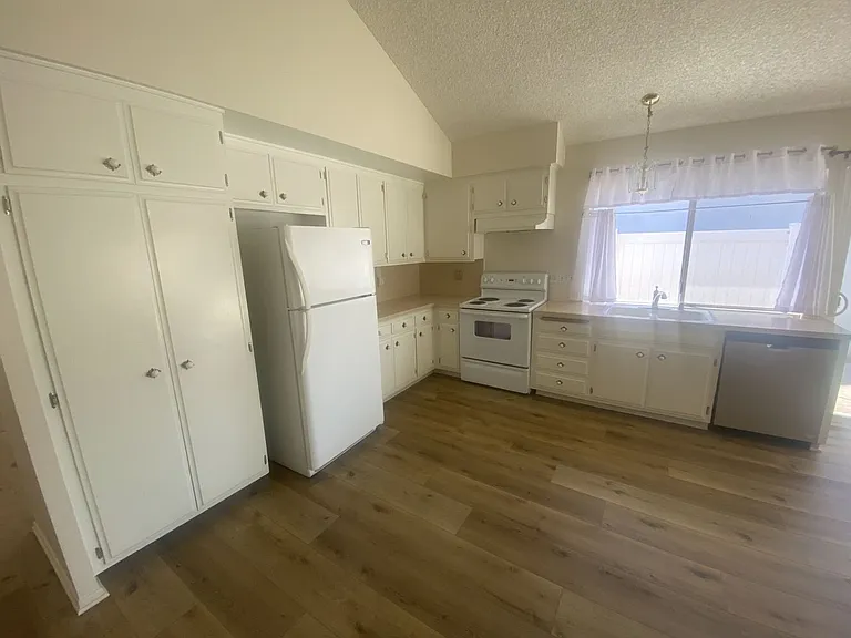 444 Blanco Ct — Photo 4