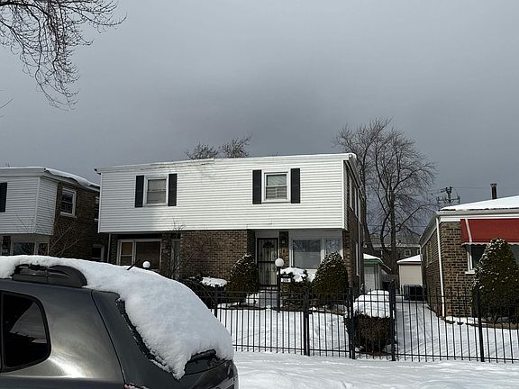 2nd image of 308 W 42nd Pl