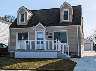 17736 Oakdale St, Roseville, MI 48066