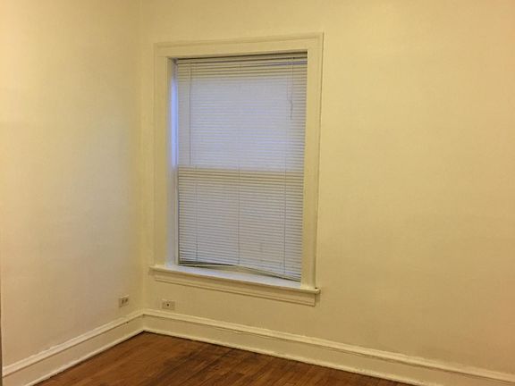 2nd image of 7842 S Cregier Ave #123