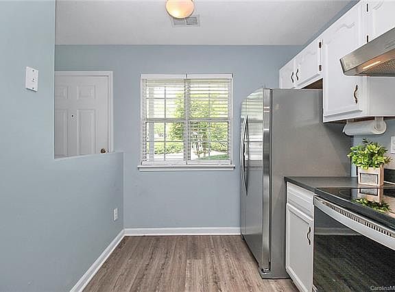 5th image of 3252 Summercroft Ln