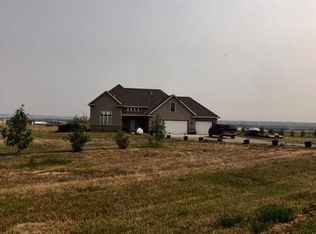 622 52nd Ave W, Williston, ND 58801