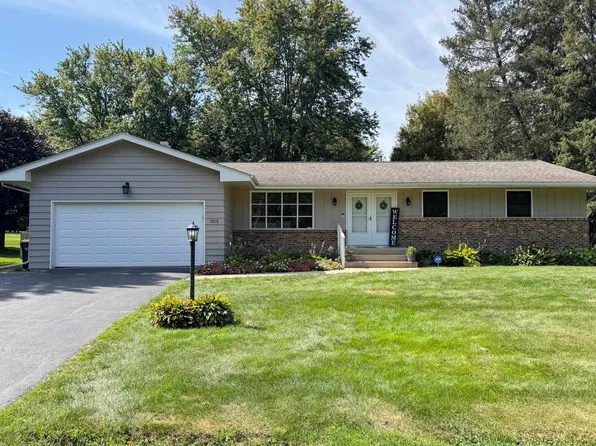 1515 Valencia Dr, Rockford, IL 61108