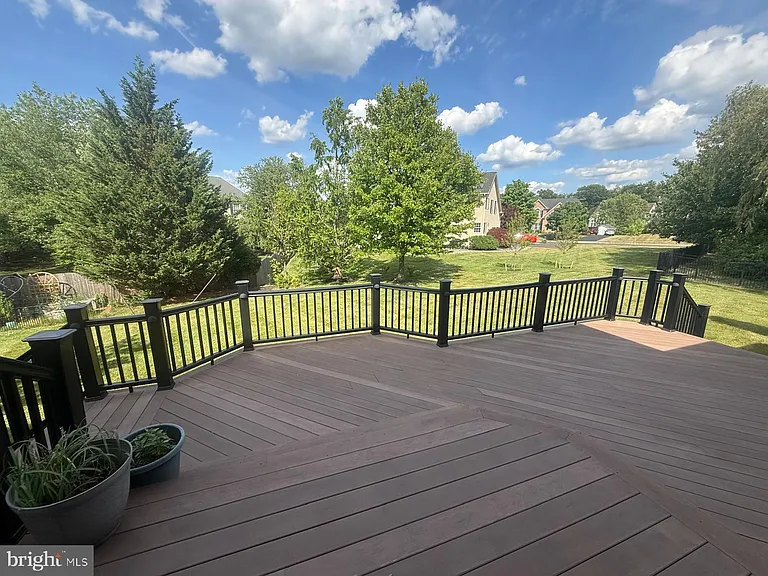 714 Marcus Cir — Photo 23