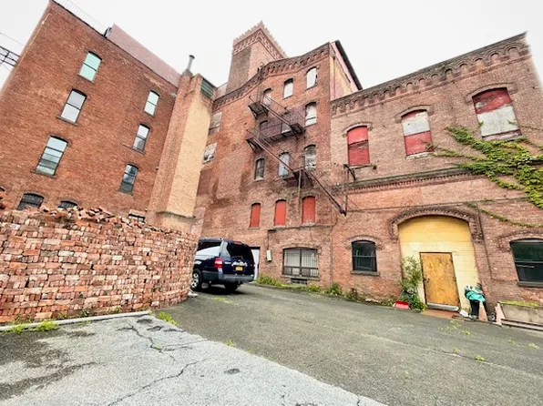 56 Meserole Street 1 image 3 of 5