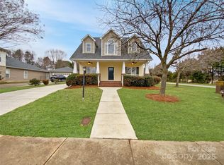 104 Tarrington Dr, Statesville, NC 28625