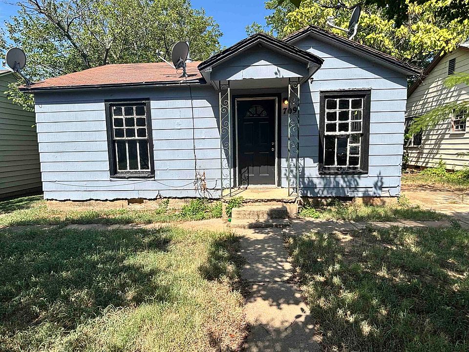 1st image of 709 N N St #D