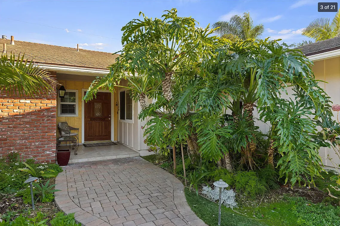 2403 Calle Linares — Photo 3