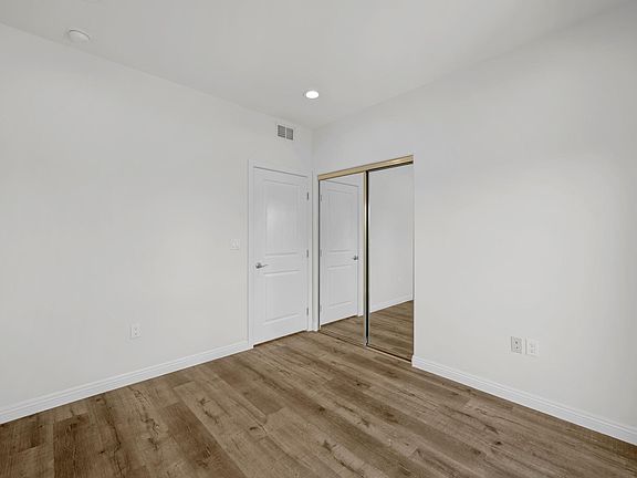 4th image of 6358 Hazeltine Ave #201