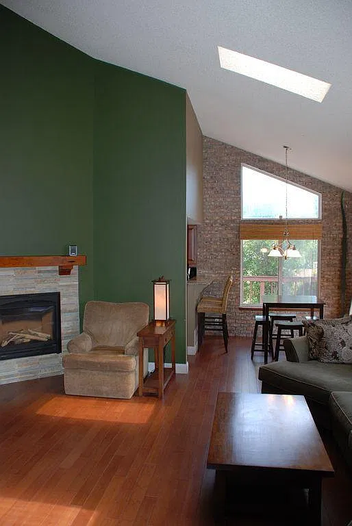 3 bed, 1402 sqft, $2,900 — Photo 1