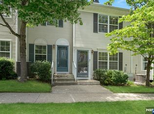 2262 Nash Ct, Mahwah, NJ 07430