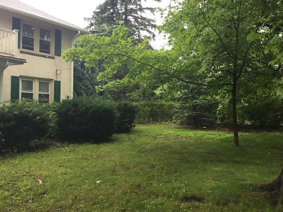 2nd image of 1417 State Rd #B