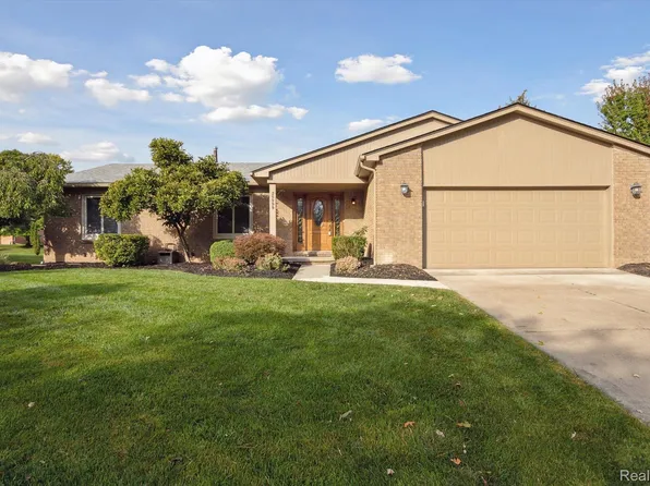 25999 Petros Blvd, Novi, MI 48375