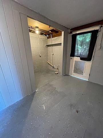 1st image of 9 Norwood Dr