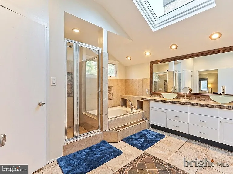 540 Sayre Dr — Photo 13