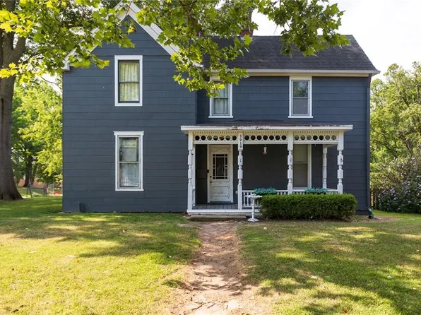 1919 South St, Lexington, MO 64067