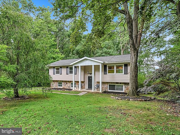 2nd image of 25 Woodland Dr