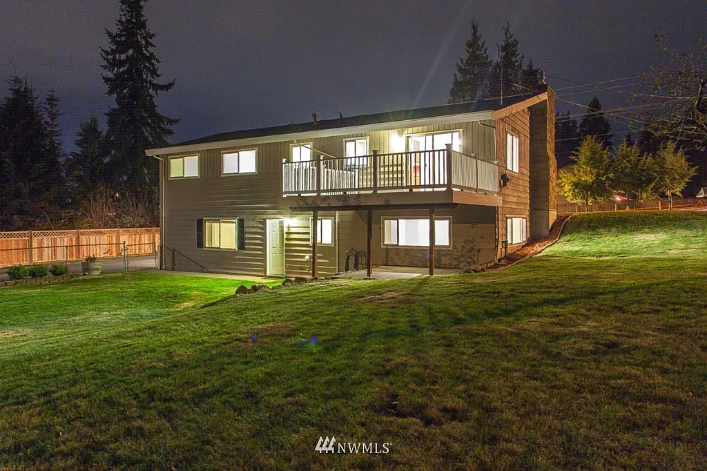 10706 20th Drive SE photo 1