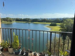 Golfview Cl Fontainbl Pk, Miami, FL 33172