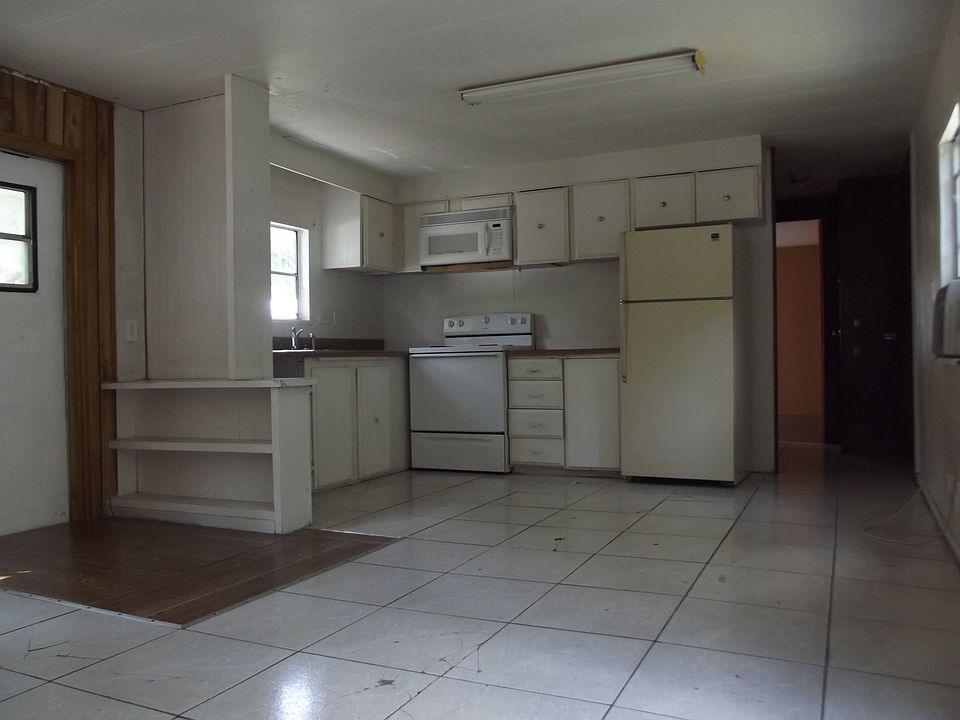 2nd image of 9908 Carl St