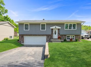 112 Pheasant Trl, Lake In The Hills, IL 60156
